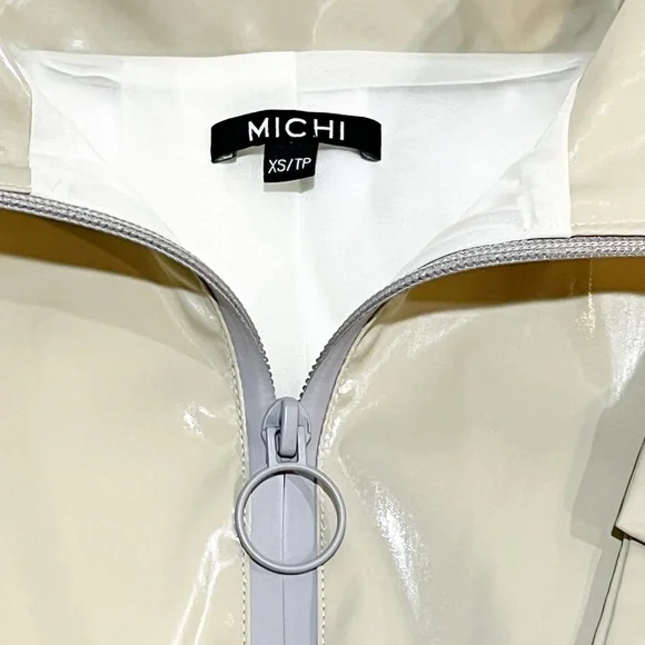 MICHI ARES GLOSS HIGH COLLAR UTILITY JACKET. LUXURY PERFORMANCE ATHLETIC WEAR. - Picture 10 of 16